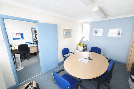 17 Trinity Street, Leamington Spa, Office / Retail For Sale - edited internal 9.png