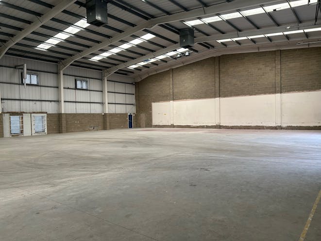 Unit 2 Transcentral, Reading, Industrial / Warehouse To Let - Internal Warehouse