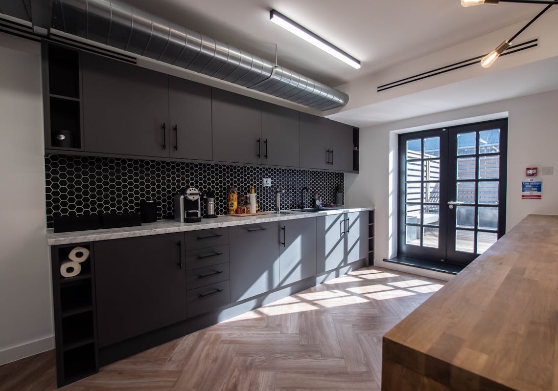 P1655822.jpg 16 Shorts Gardens, London, Office To Let - P1655822.jpg