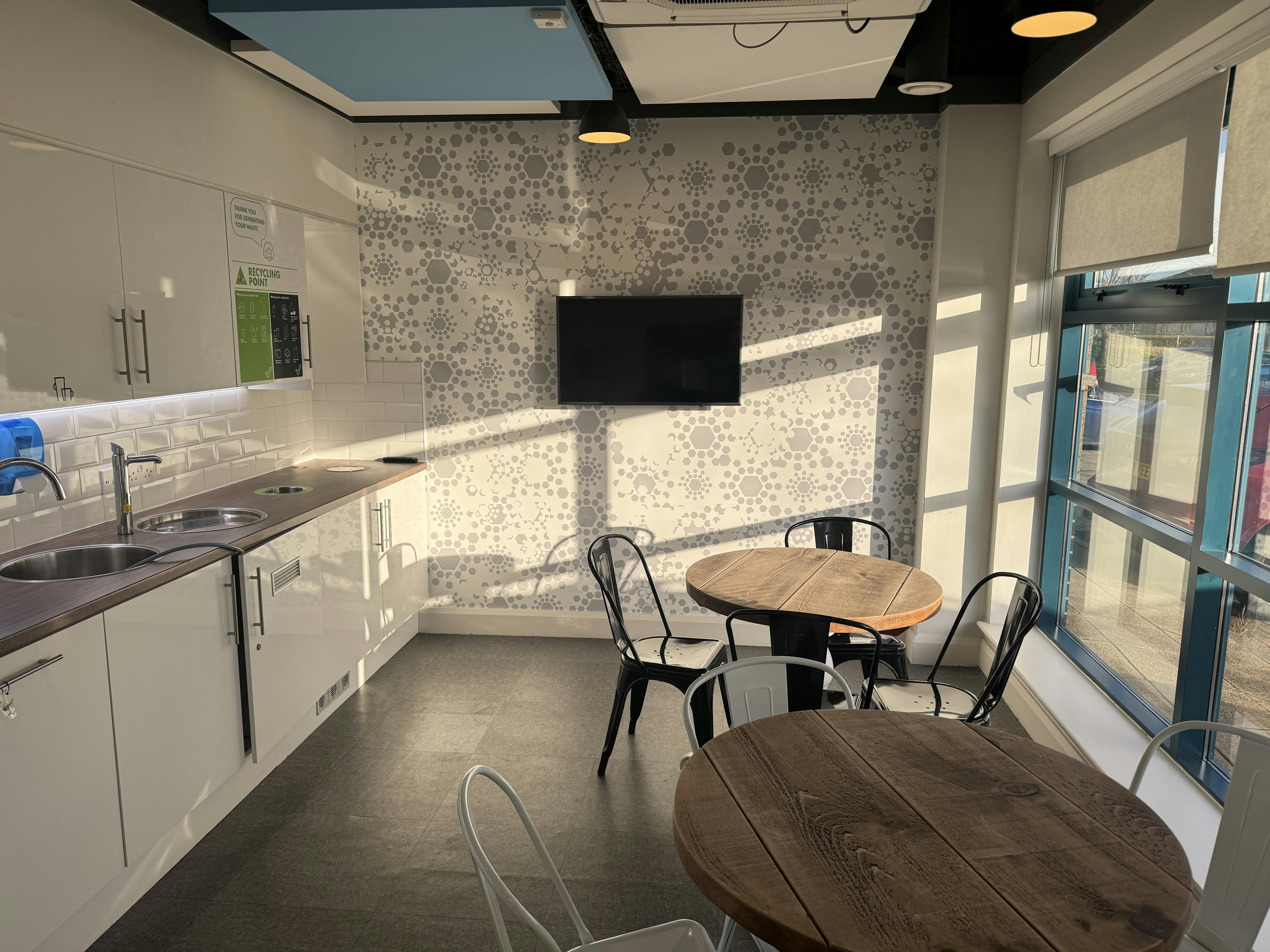 Endeavour House, Peterborough, Offices To Let - IMG_6223.JPG