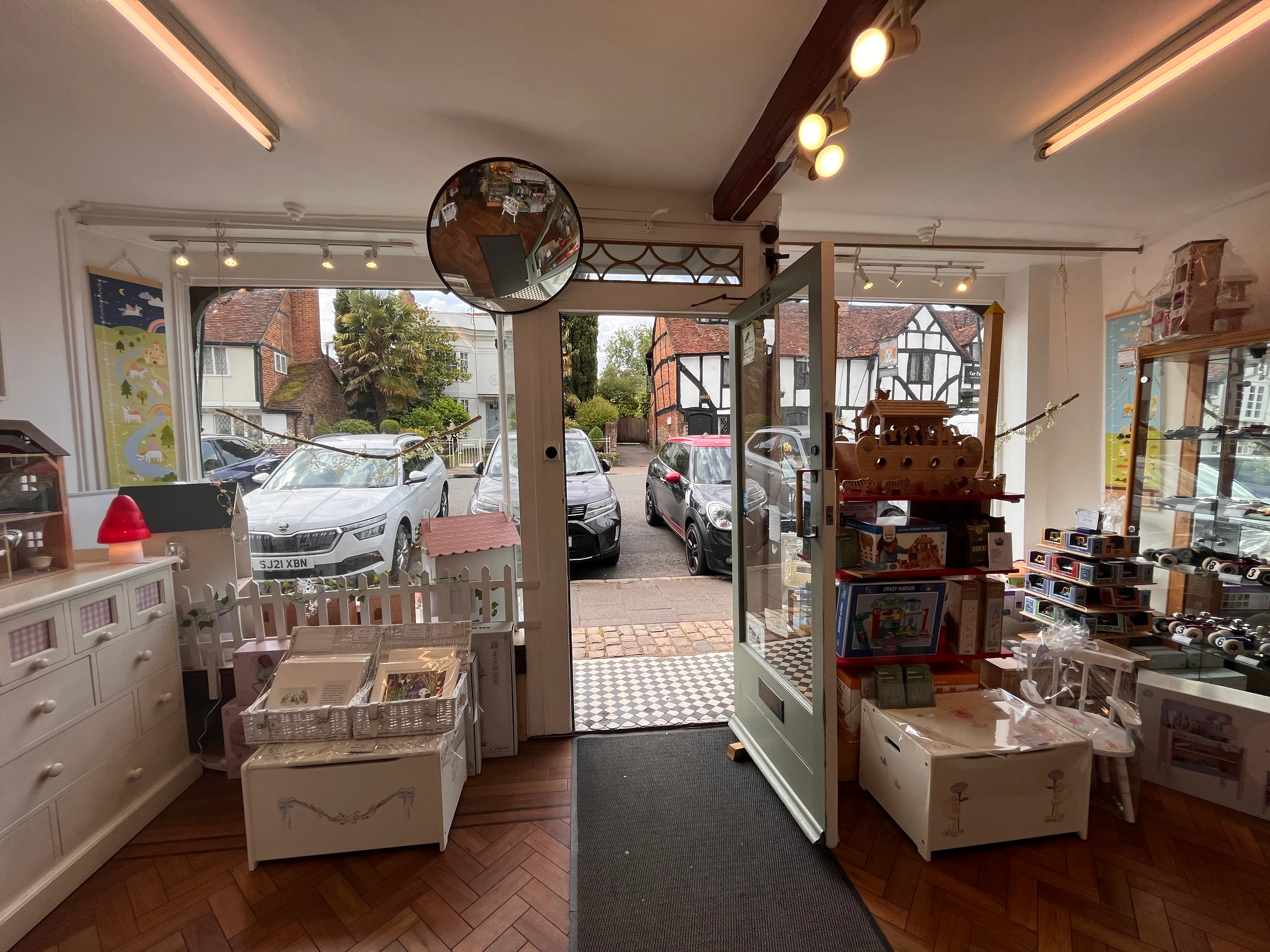 35 High Street, Amersham, Offices / Retail For Sale - 20260615_100506905_iOS.jpg