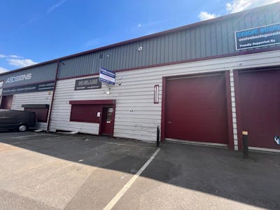 Unit 10 The Business Centre Corinium Industrial Estate, Amersham,, Industrial / Workshops To Let - WhatsApp Image 20250714 at 111633_741b0890.jpg