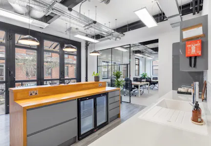Power Road Studios, Chiswick, Office To Let - 78b42c535e7f4fd751a768101bcc09ea-kwv-4911.jpg