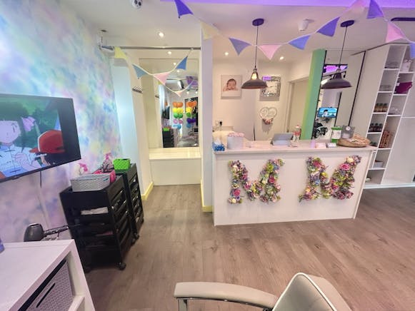 4 Eleanors Cross, Dunstable, Retail To Let - processedB6919723D1BB4EB597BC9D98364BF239.jpeg