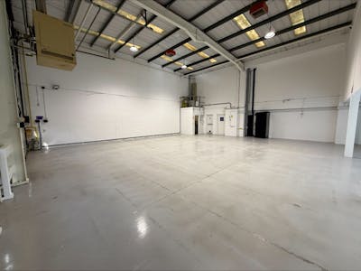 3Abloy House, Watford, Industrial / Trade Counter / Warehouse To Let - processed-291B855A-E48A-477E-A11A-2CD6C8D9EE91.jpeg