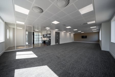 Explorer 2, Fleming Way, Crawley, Office To Let - Explorer 2_7.jpg