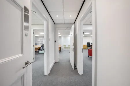 48-49 Russell Square, London, Office / Serviced Office To Let - DSC02877-HDR-Edit.jpg