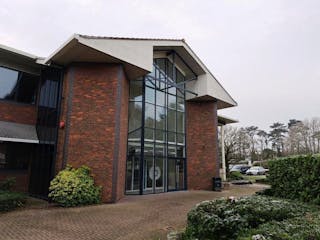 Unit C The Crescent, Jays Close, Basingstoke, Leisure / Leisure / Industrial / Industrial / Office To Let - 20221213_115635.jpg