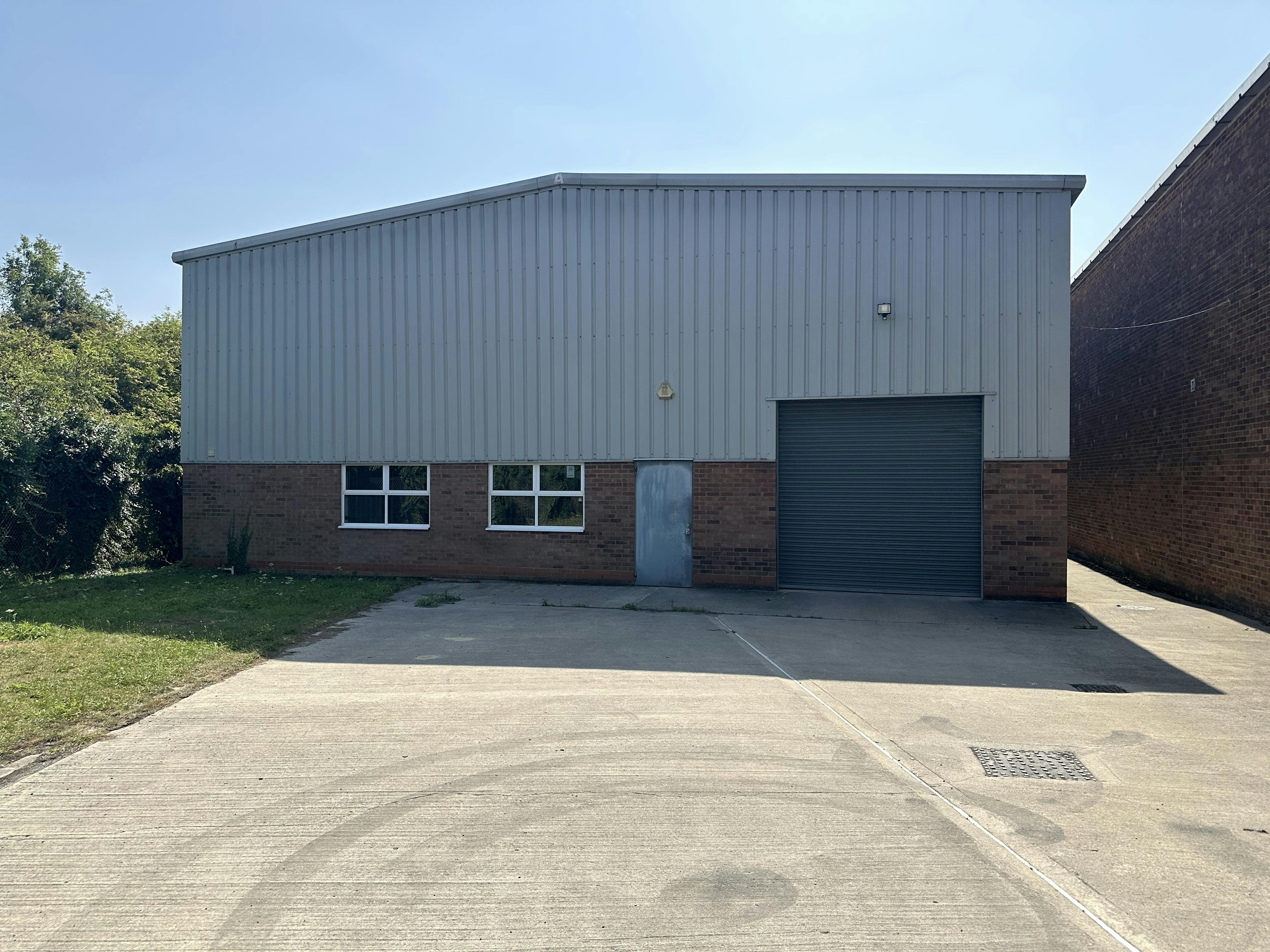 Units at Bridge House, Princes Risborough, Industrial To Let - IMG_2415.jpeg