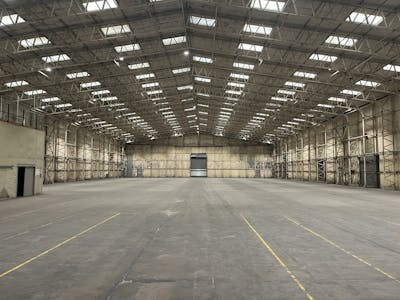 Hangar 1, Westcott Venture Park, Aylesbury, Industrial To Let - 20250716_125334294_iOS.jpg
