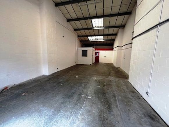 E7 Grafton Way, West Ham Industrial Estate, Basingstoke, Industrial / Industrial To Let - Picture1E7G  01 08 2025.jpg