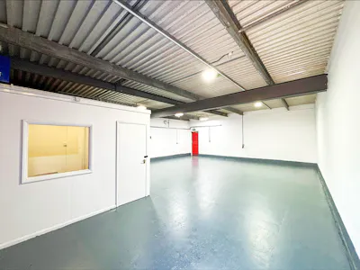 Unit 4 Thornhill Road, Redditch, Industrial/Logistics To Let - EDIT_processed-619C20A3-3542-4B55-8ABB-DD369FA6A44D-1-1330x998.png