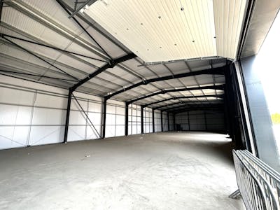 Unit 8, Newark, Trade Counter / Industrial / Warehouse To Let - internal2.jpeg