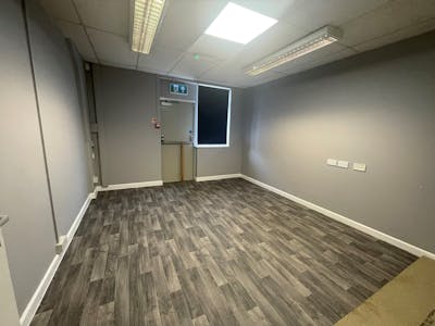 10 Buckland Road, Yeovil, Industrial/Logistics To Let - 8.jpg