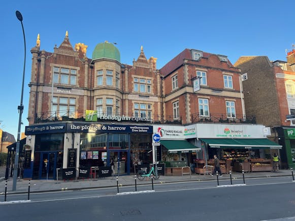 120-124 King Street, Hammersmith, D1 / Investment / Retail For Sale - Large file fROTNAGE WHOLE.jpg