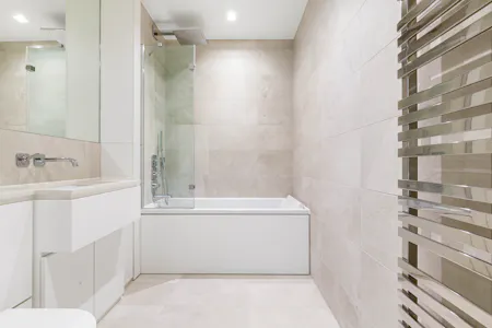 Flat 9, London, Residential Flat To Let - Bathroom 2