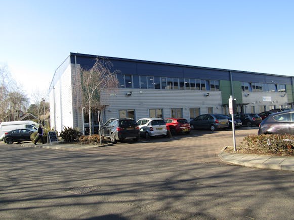 Unit 1, Wokingham Commercial Centre, Wokingham, Industrial / Offices To Let - Unit 1 Wokingham Commercial Centre 1.JPG