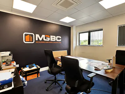 4 Imperial Court, Luton, Office To Let - 20260617_091524083_iOS.jpg