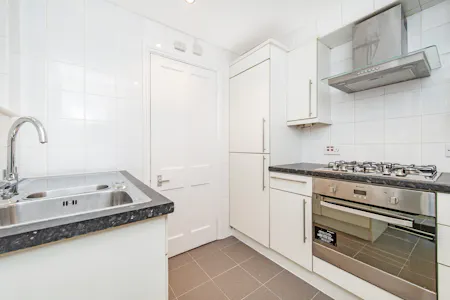 St John Street, London, Residential Flat To Let - Kitchen