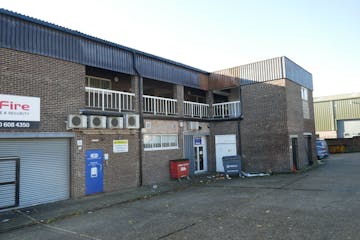 38 Oakwood Hill Industrial Estate, Oakwood Hill, Loughton, Other / Offices To Let - P1030891.JPG