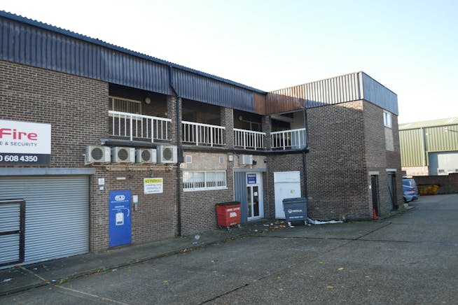 38 Oakwood Hill Industrial Estate, Oakwood Hill, Loughton, Other / Offices To Let - P1030891.JPG