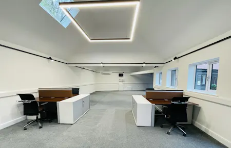 Units 2, 3 & 4, 299A Connaught Road, Woking, Office / Retail To Let - IMG-20230427-WA0004.jpg