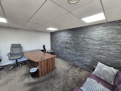 Unit 2 - 5, Stockport, Industrial/Logistics / Investment / Office To Let / For Sale - 20260303_125152.jpg