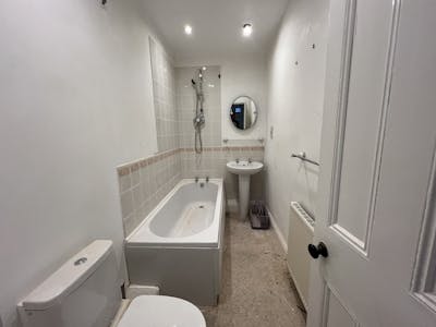 Albert House, Belford Road, Harrogate, Residential For Sale - Ground Floor Flat Bathroom