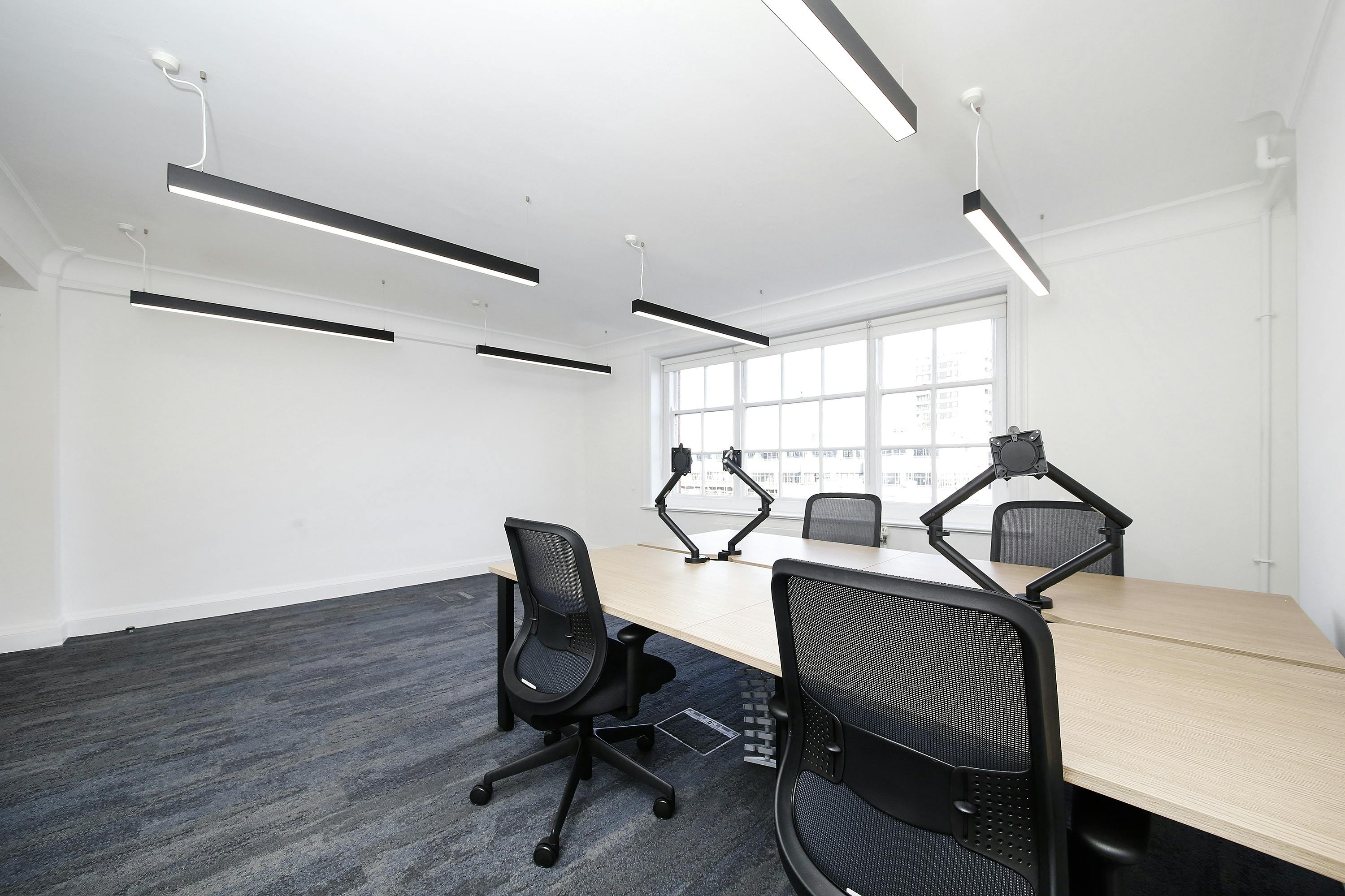 Room 411, 162-168 Regent Street, London, Office To Let - MG_0353.jpg