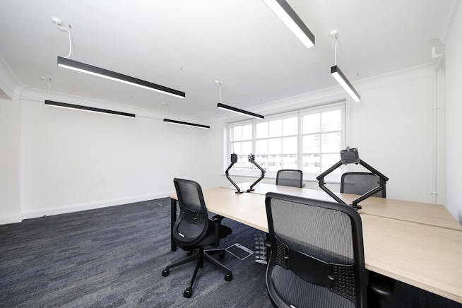 Room 411, 162-168 Regent Street, London, Office To Let - MG_0353.jpg