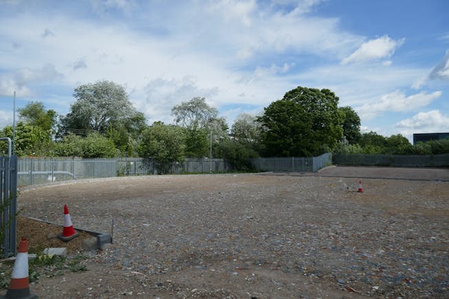 Yard at Windsor Place, Harlow, Industrial To Let - picture 2.JPG