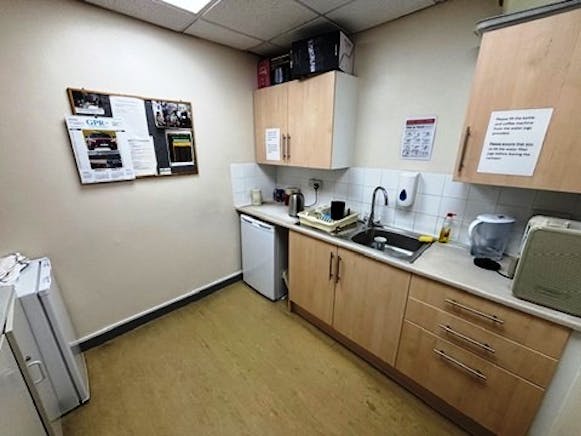 Unit 6 Rutherford Road, Basingstoke, Industrial To Let / For Sale - 6RCPicture11  05 11 2025.jpg