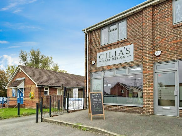 1 Basilica House, Wickford, Retail / Retail To Let - 59408f6f2191a7e2acce06ad8d69ca2c4680img20251017wa0001.jpg
