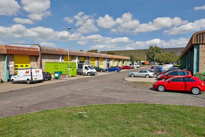 9 Rabans Close, Rabans Lane Industrial Estate, Aylesbury, Industrial To Let - Photo 3