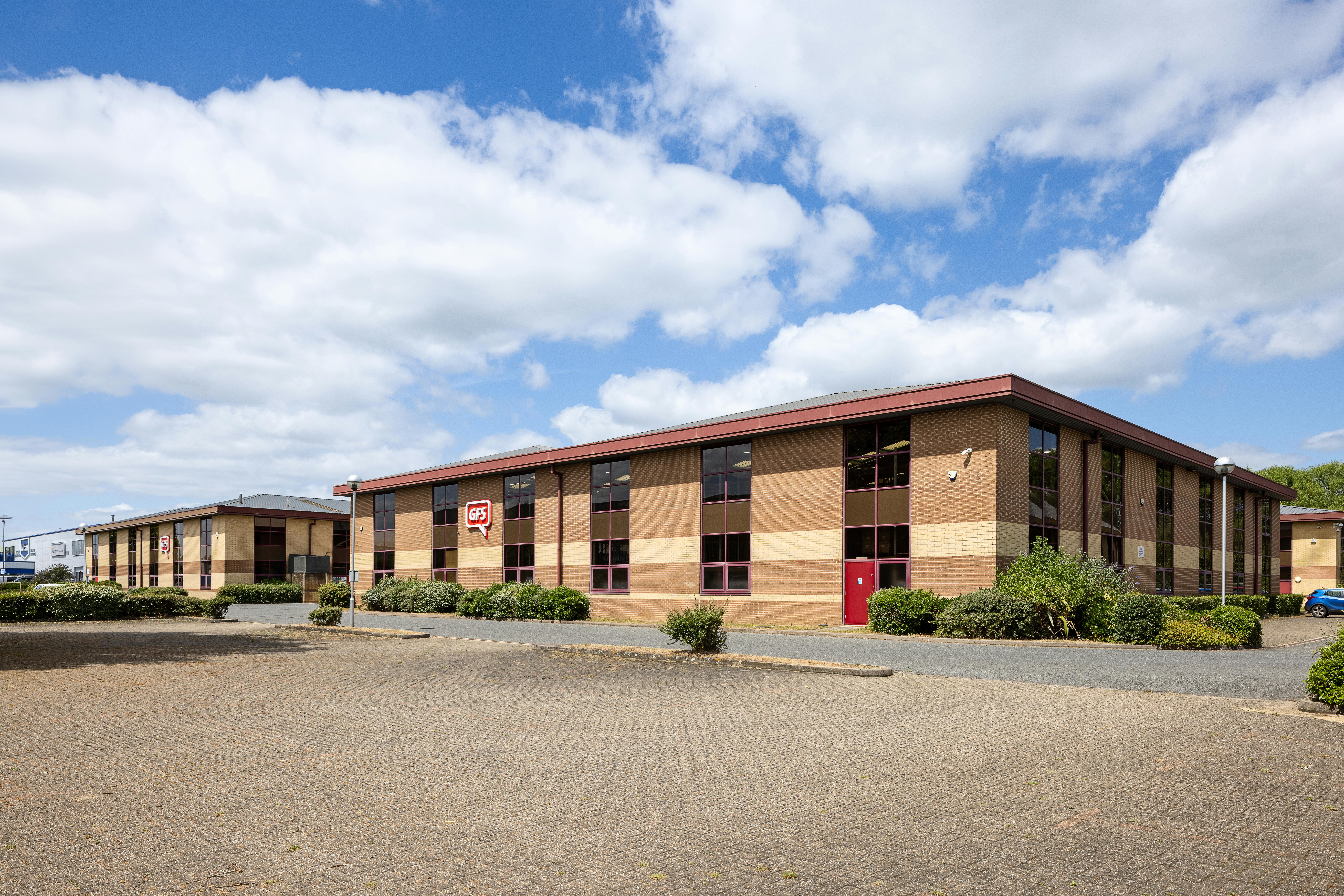 Industrial Unit in Newbury - photo 2