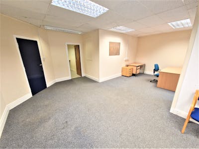 M5a Maxron House, Green Lane Business Centre, Stockport, Industrial/Logistics / Office To Let - 20230203_091702 2.jpg