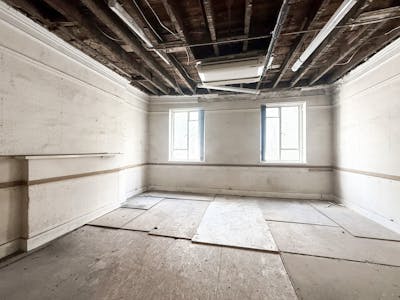 Prime Mixed-Use Fitzrovia Building, 89 Charlotte Street, London, Investment / Mixed Use / Residential For Sale - IMG_1031.jpg
