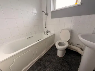 8 Tye Common Road, Billericay, Residential House For Sale - WhatsApp Image 2026-08-17 at 11.55.24 (2).jpeg