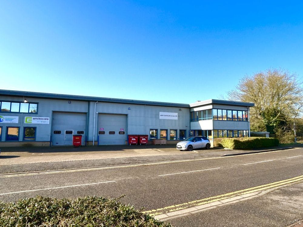 Units 1-4 Cambridge Terrace, Brackley, Industrial / Investment / Office For Sale - IMG_7325.jpg