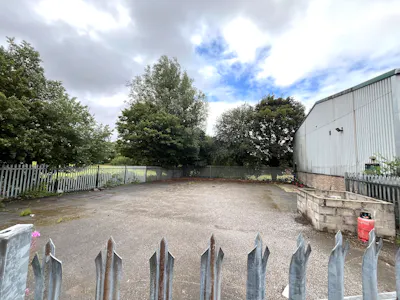 16 Hallsteads, Buxton, Industrial/Logistics To Let - Fenced Yard