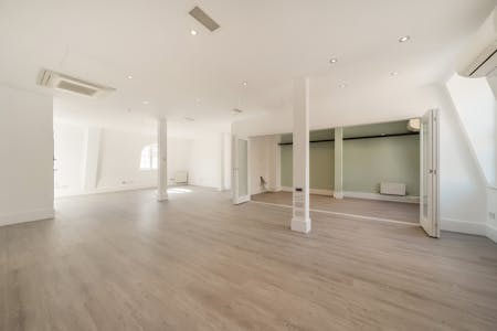 51-52 St Johns Square, London, Office To Let - 1187880 3.jpg