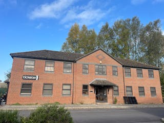 Marlborough House, Charnham Lane, Hungerford, Development / Office / Residential To Let / For Sale - 20251009_091043353_iOS.jpg