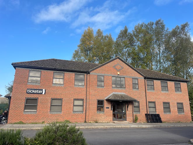 Marlborough House, Charnham Lane, Hungerford, Development / Office / Residential To Let / For Sale - 20251009_091043353_iOS.jpg