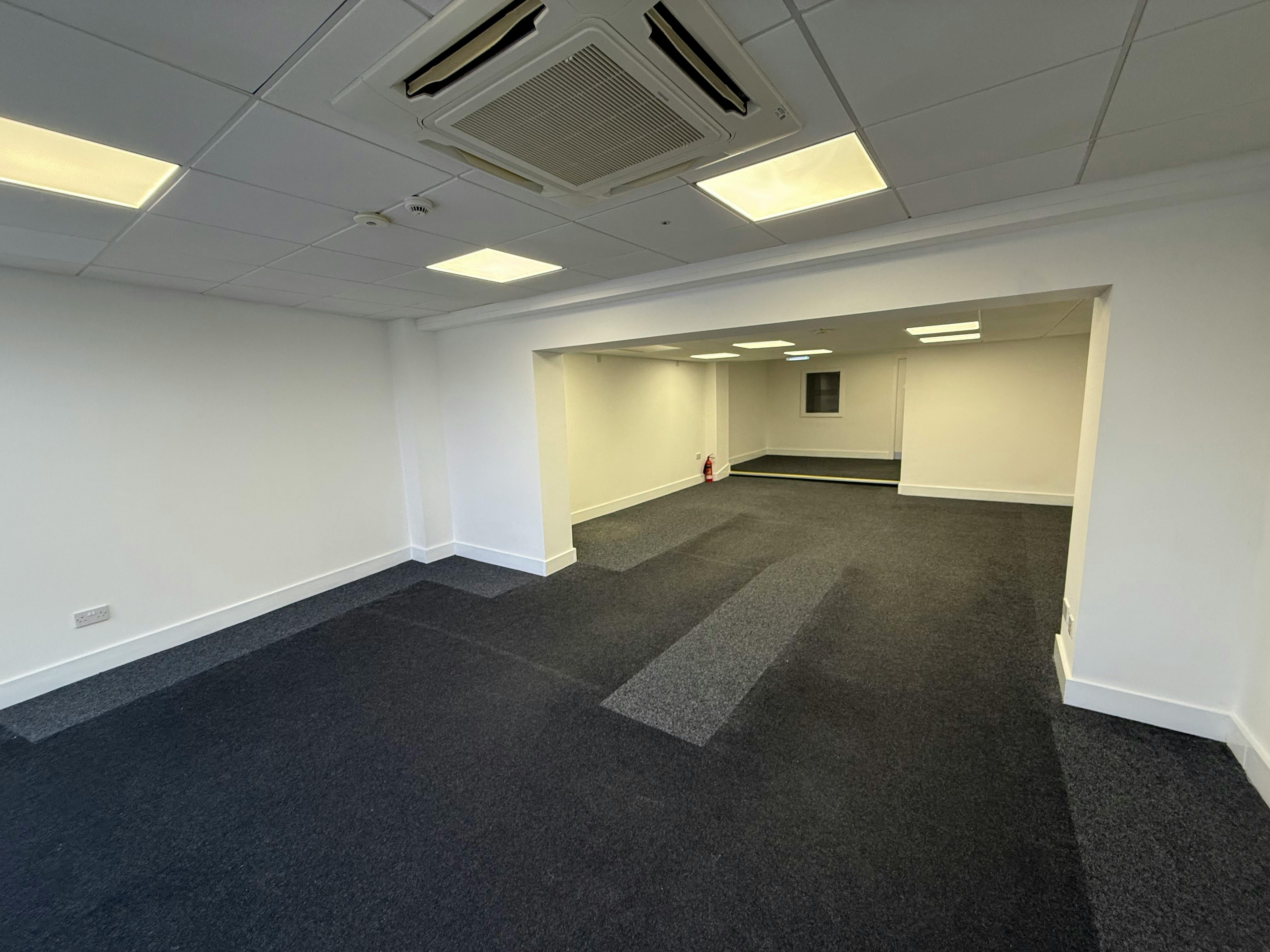 9 Front Street, Chester Le Street, Retail To Let - IMG_8220.jpeg