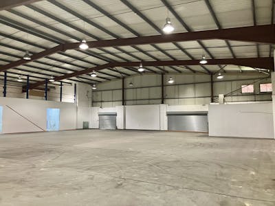 Unit 7 Plane Tree Crescent, Feltham, Warehouse To Let - IMG_1103.jpg