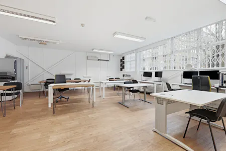 18-20 London Lane, London Fields, D1 (Non Residential Institutions) / D2 (Assembly and Leisure) / Leisure / Office To Let - img_0321.jpg