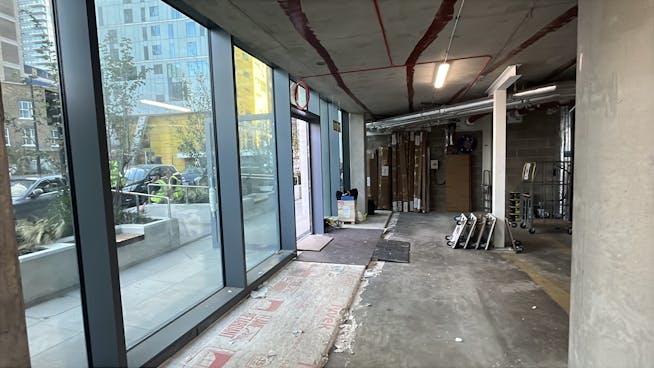 Aspen, 52 Marsh Wall, London, Health & Fitness / Restaurant / Retail To Let - IMG_8056.jpg