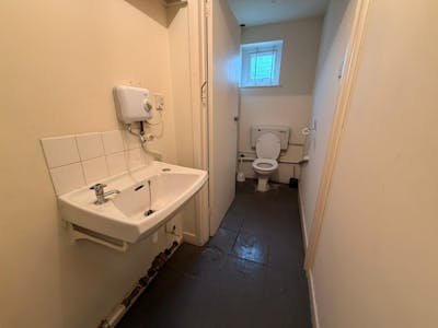 11 Rosshill Industrial Park, Southend-on-Sea, Industrial To Let - WhatsApp Image 2026-05-11 at 16.11.26 (3).jpeg