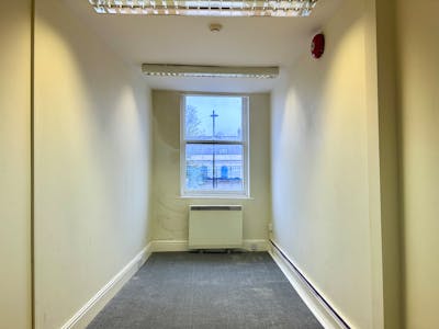 48 High Street South, Dunstable, Office To Let - IMG_5217.JPG