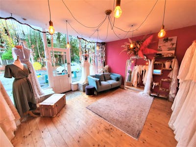 6 Kennerley Road, Stockport, Retail To Let - 20221020_124216 2.jpg